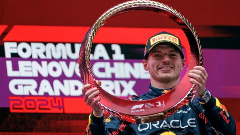 De no creer: Verstappen paró en boxes y hubo cambio de neumático en ¡1.9 segundos!